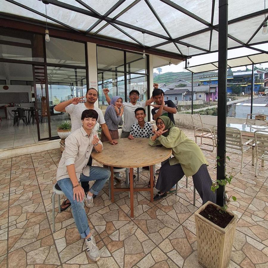 Tani Jiwo Hostel Diyeng Kültér fotó