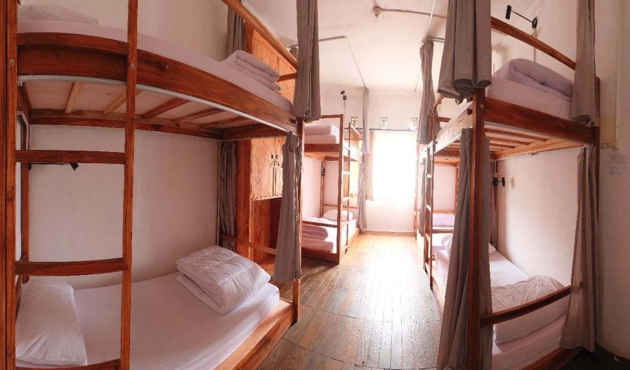 Tani Jiwo Hostel Diyeng Kültér fotó