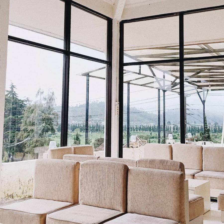 Tani Jiwo Hostel Diyeng Kültér fotó